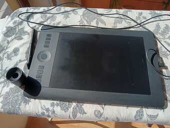 Grafický tablet Wacom Intuos M Pro PTH-651 - 2
