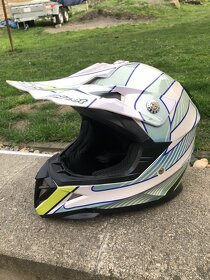 Dětská helma na motorku - 2