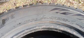 Pneu Hankook 205/75R15 - 2