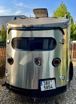 Prodám americký obytný přívěs Airstream BaseCamp - 2