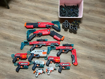Velká sada Zuru X-shot, 12ks + náboje a plechovky - 2