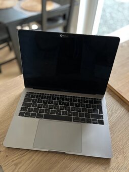 Macbook Pro 13 Retina (2017), 8 GB RAM, 256 SSD - 2