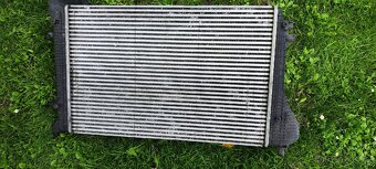 Prodám na ŠKODA-VW-SEAT-AUDI intercooler 1K0 145 803 H - 2