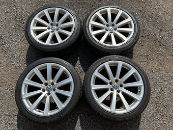 Original letni kola VW Omanyt 5x112 9J ET33 255/40 R19 - 2