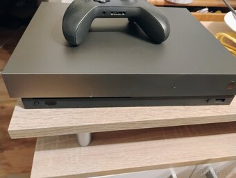 Xbox one x 1t gold edition - 2
