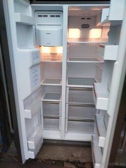 Prodámí digitální americkou lednici značky Siemens--DOVEZU-- - 2