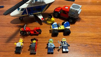 LEGO City 60243 Pronásledování s policejní helikoptérou - 2