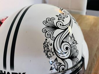 Dámská helma na skútr nebo motorku - 2