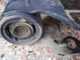 Rameno Volvo V40, r.v. 2016 - 2