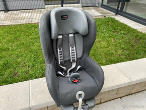 Autosedačka Britax Romer Safefix Plus (pro děti 9–18kg) - 2