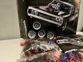 LEGO 42111 Technic - Dom's Dodge Charger - 2