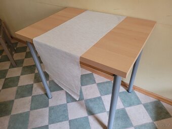 Starší rozkládací stůl a židle - 2