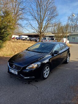 VOLVO D2 V40 2.0 D 88KW 85300KM - 2