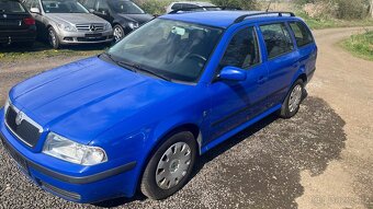 ŠKODA OCTÁVIA 1.6 MPI, RV. 2008, SERVISNÍ KNIHA. - 2