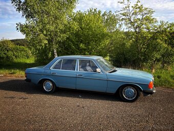 Mercedes w123 300D piano - 2