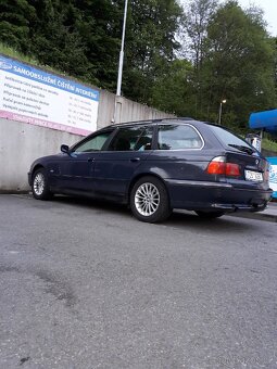 BMW 523i - 2