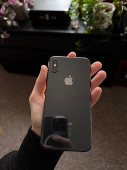 Iphone XS 256GB - rozbité přední sklo - 2
