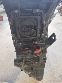 Světlo Audi A6 právě predni - 2