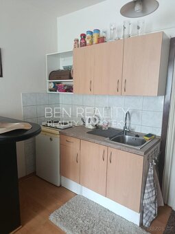 Exklusivní prodej - byt 1+kk Zlín U Trojáku 30m2 + sklep, se - 2