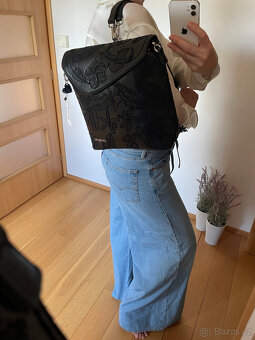 Černý vyšívaný elegantní batoh Desigual. Nový s visačkou - 2