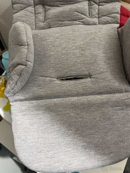 Jídelní židlička Maxi Cosi Minla - 2