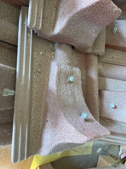 Střešní betonová krytina BRAMAC EN 490 - schody - 2