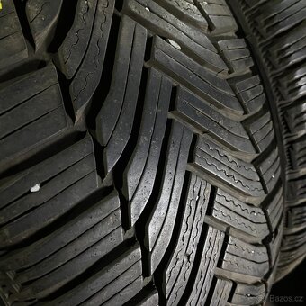 Zimní pneu 215/55 R17 94H Michelin 5mm - 2