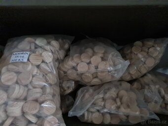 Modřínové dřevěné zátky pro truhláře - 2