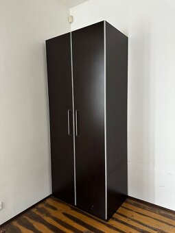 Šatní skříň - 2