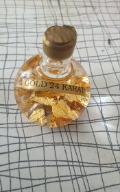 Skleněná lahvička se zlatem - 2