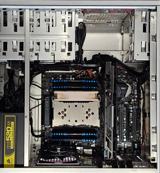 Stoní počítač - sestava Intel I7- 4820K - 2