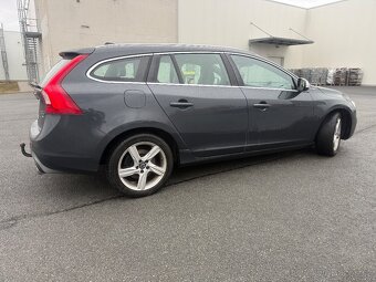 Volvo V60 D6 hybrid 4x4 - 2