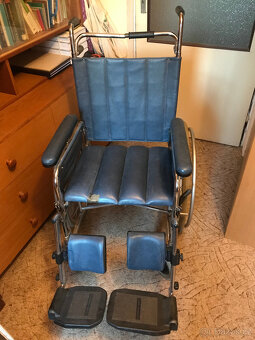 mechanický invalidní vozík - 2