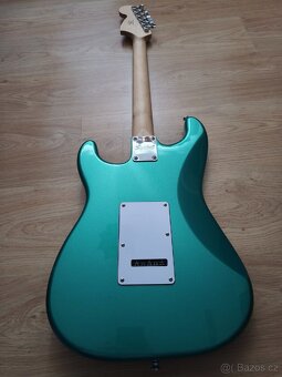 Elektrická kytara Fender Squier + příslušenství - 2