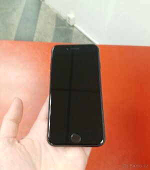 Apple iPhone SE 2020 64GB stav A - 2