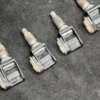 100% Funkční TPMS senzory čidla Mercedes/BMW - 2