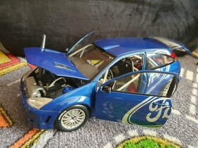Ford Focus wrc 1:18 rally Autoart test car,detailní - 2