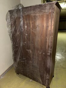 Skříň po renovaci - 2