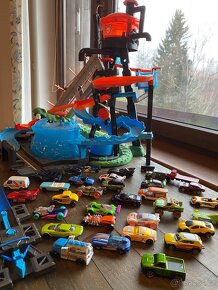 Hot Wheels automyčka s aligatorem - 2