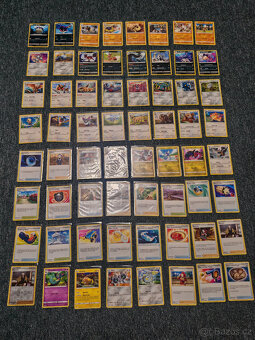 Pokémon karty z edic 2021/22/23 a 25 celebration 175 kusů - 2