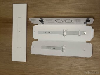 Chytré hodinky Apple Watch SE (2022) - 2