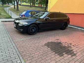 Zdravím vás,prodávám svoji f11 530d - 2