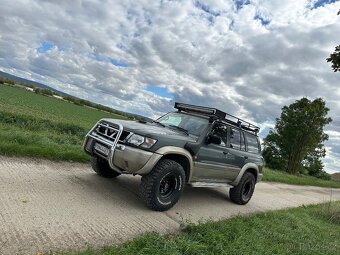 Nissan Patrol Y61 Wagon - 2