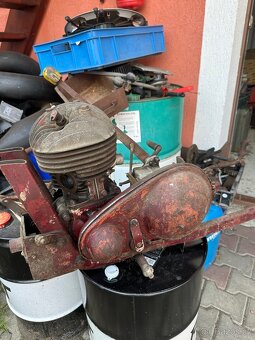 Jawa 250 Speciál přírubová - kompletní motor s převodovkou - 2