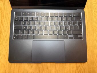 Apple MacBook Air M3 13,6" / 8GB / 256GB temně inkoustová - 2