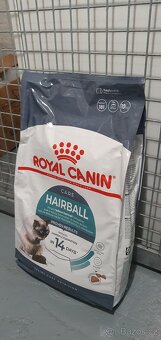 Krmivo pro kočky Royal Canin Hairball Care 10 kg - 2