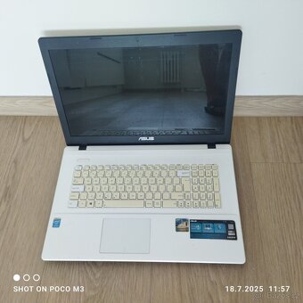 Asus notebook s batohem - 2
