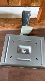 Držák na malou televizi - 2