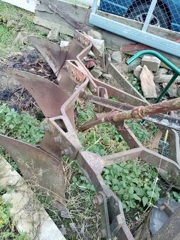 Tříradličný pluh - 2