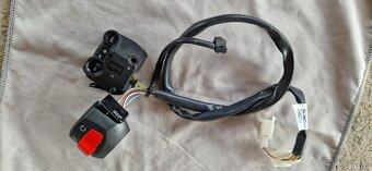 Spínač pravý Moto Guzzi V7 - 2